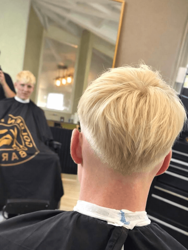 Taper met blonde textuur, Golden Fade cape en salon